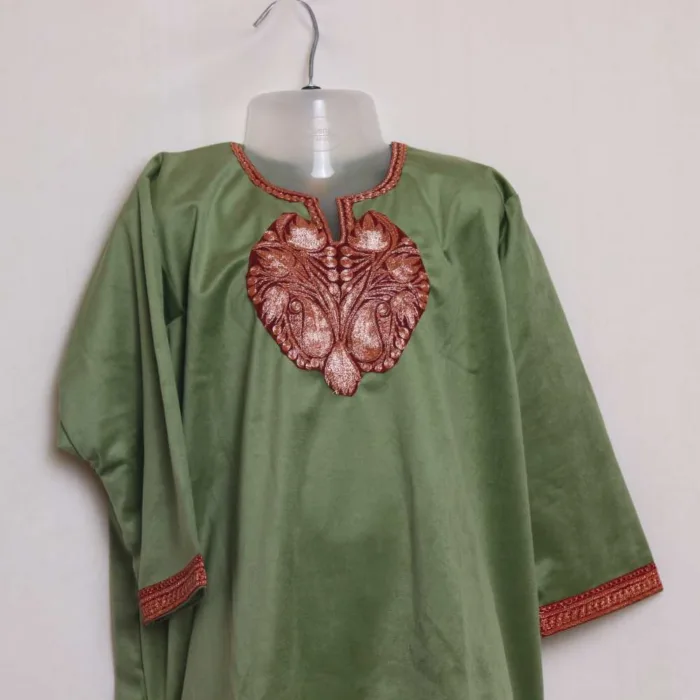 Green Velvet Kids Traditional Kashmiri  Pheran Set (5-6 Y) - Image 2