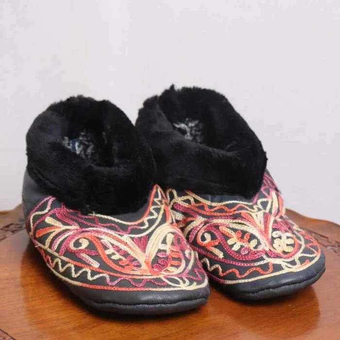 Kurhun Leather Fur Socks with Ari Embroidery (5)