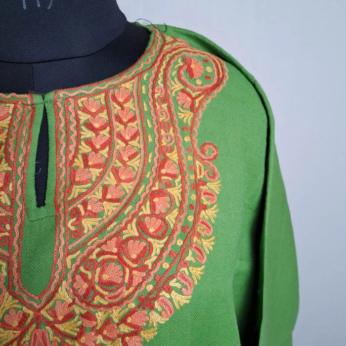 Sukoon Green Aari Handwork Pure Wool Kashmiri Pheran - Image 3