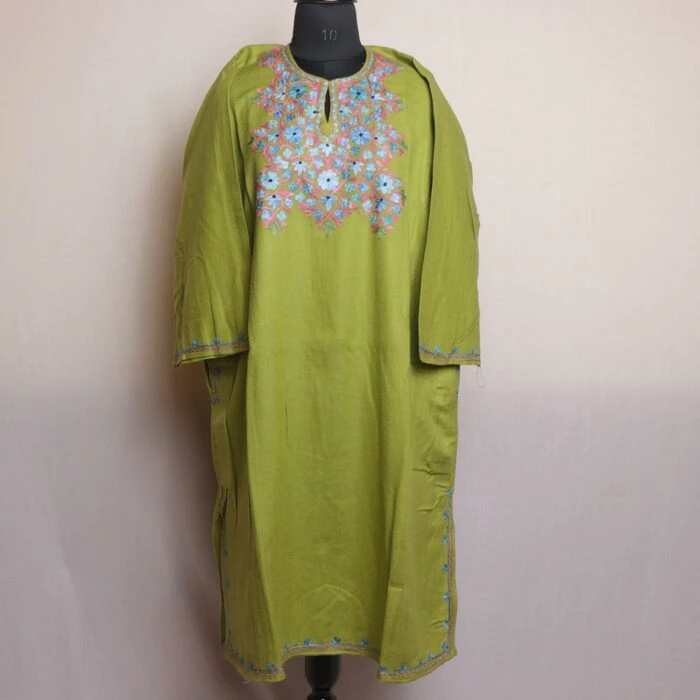 Green Qamar Kashmiri Pheran With Aari Work