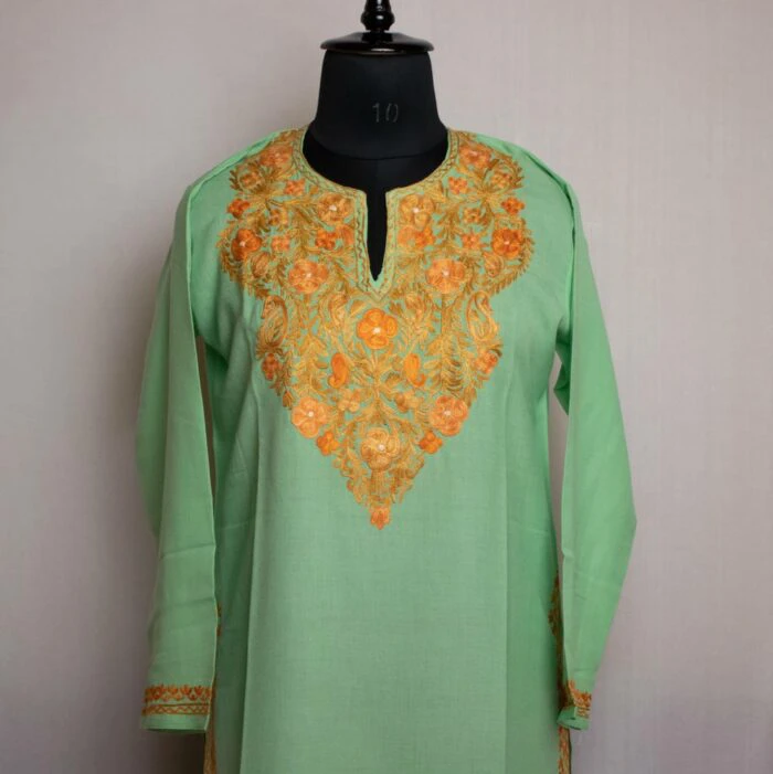 green aari kurta 2