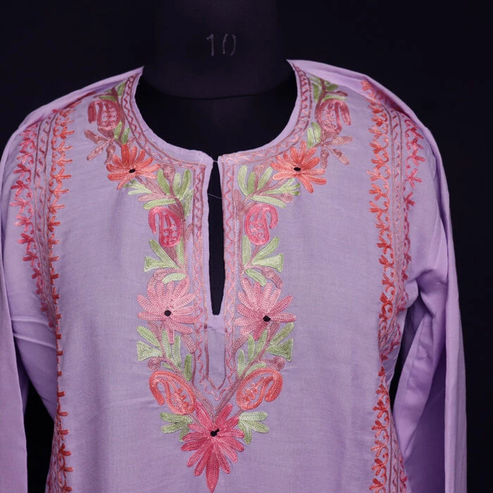 Lavender cored set aari kashmir gyawun