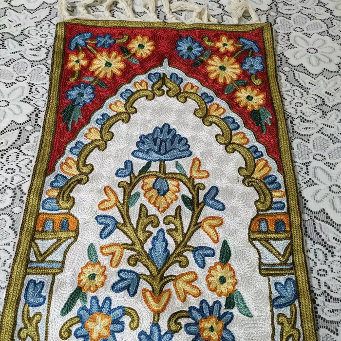 Shahi Chainstitch Silk Handmade Runner 4×1ft - Image 2