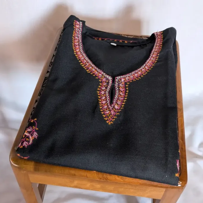 Tulmul Black Kashmiri Cotton Kurta with Sozni Handwork