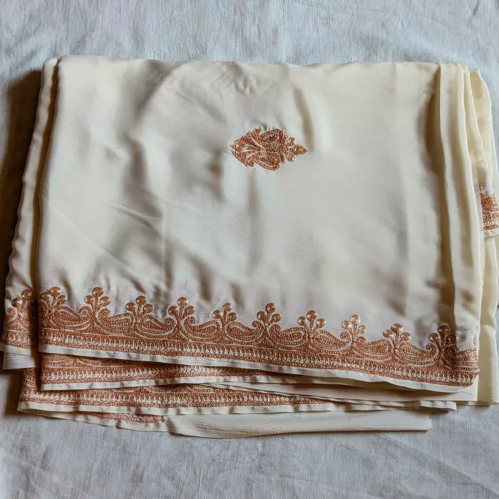 Cream Mehjabeen Crepe Kashmiri Tilla Saree - Image 2