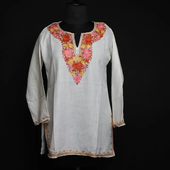 Zoon White Short Ruby Cotton Kurta with Aari Embroidery 21X30 jpg