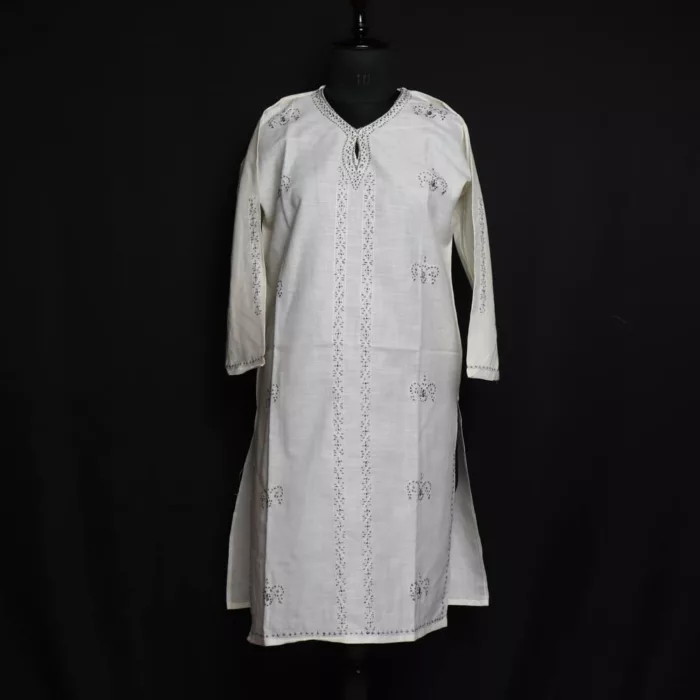 white kurta black sozni 2 jpg