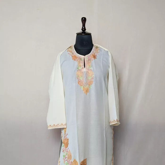 Nadira Off White Summer Kurta with Pur Chinar Damaan Aari Embroidery - Image 2