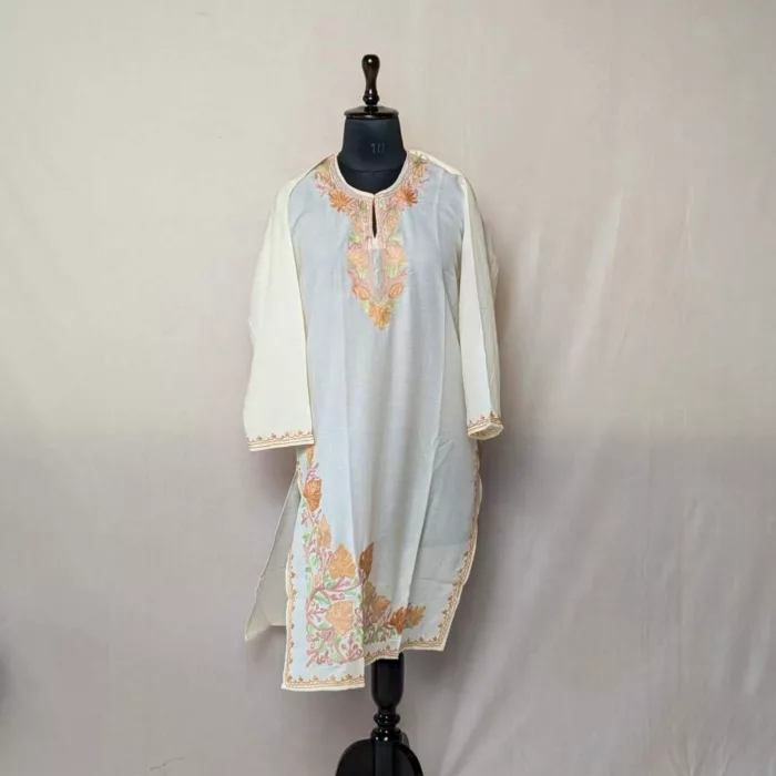 Nadira Off White Summer Kurta with Pur Chinar Damaan Aari Embroidery