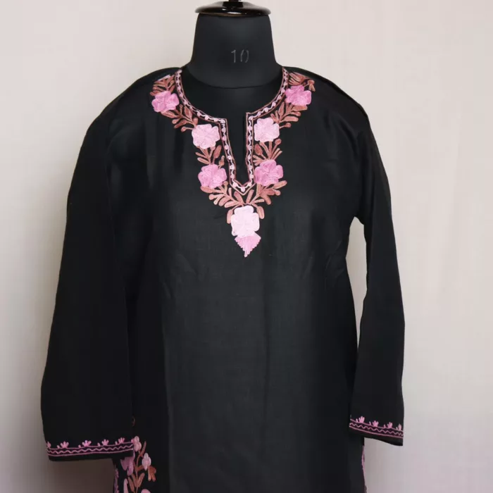 black aari kurta set coored 3 jpg