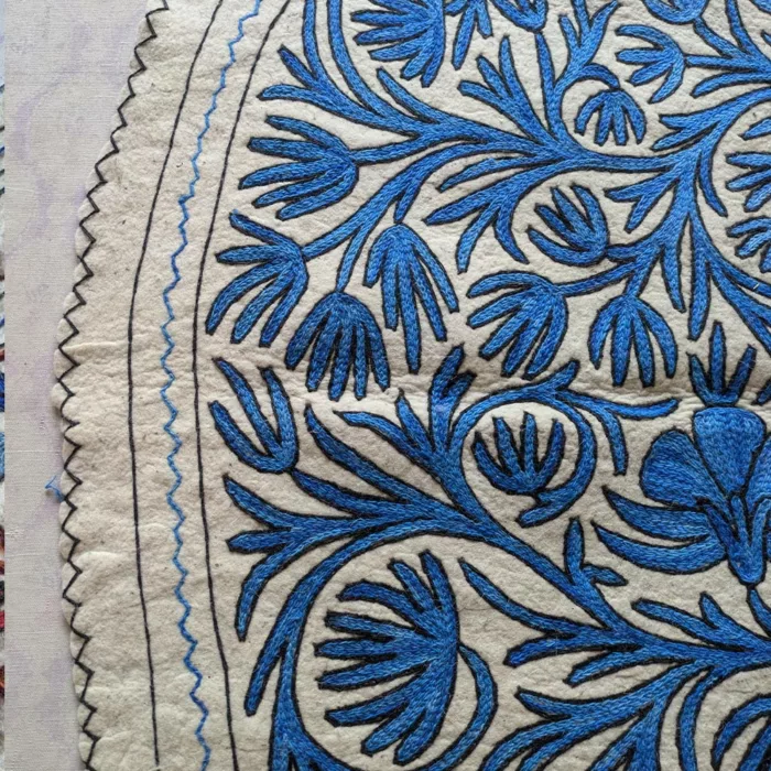 Blue White Large Oval Kashmiri Wool Namda 6×4Ft- Handmade Aari Embroidered - Image 2