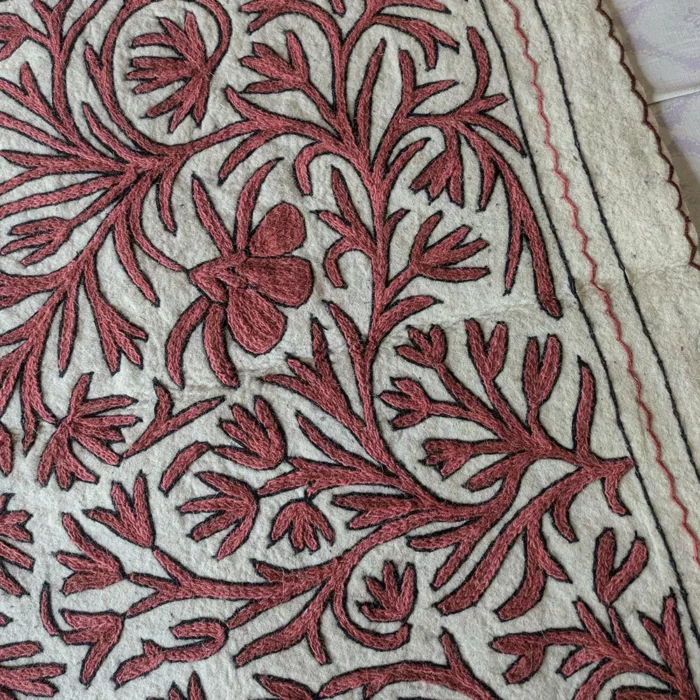 Gami Kashmiri Winter Namda 6×4Ft Pure Wool Handmade Aari Embroidered - Image 3