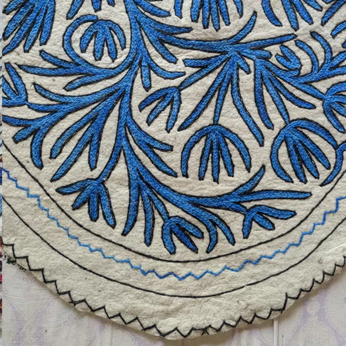 Blue White Large Oval Kashmiri Wool Namda 6×4Ft- Handmade Aari Embroidered - Image 3