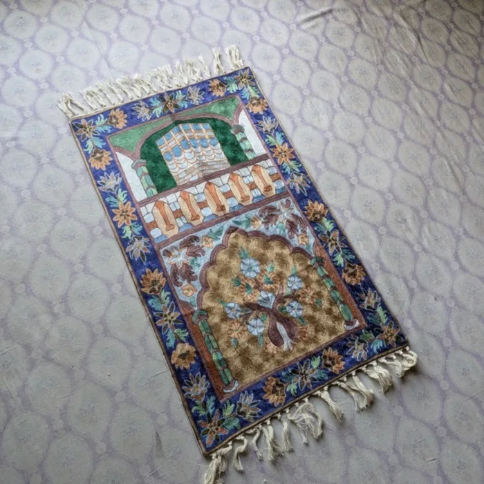 Kashmiri Prayer Mate Silk Stitched 29 jpg