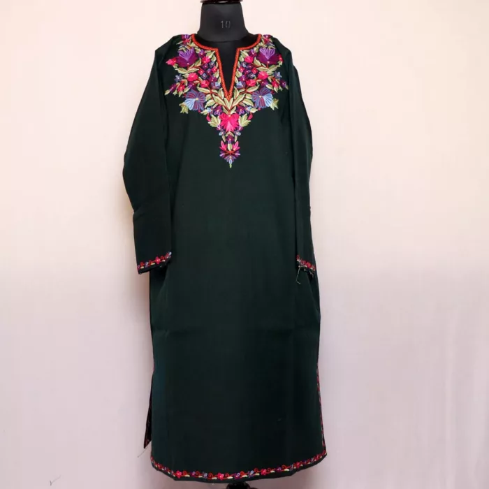 Timeless Green Kashmiri Pheran Adorned with Stunning Aari Embroidery - Image 2