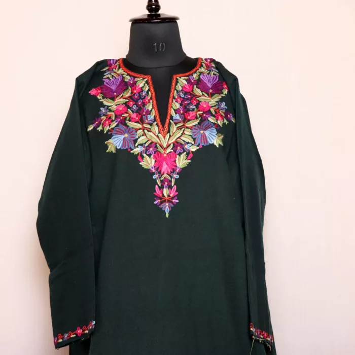 Timeless Green Kashmiri Pheran Adorned with Stunning Aari Embroidery