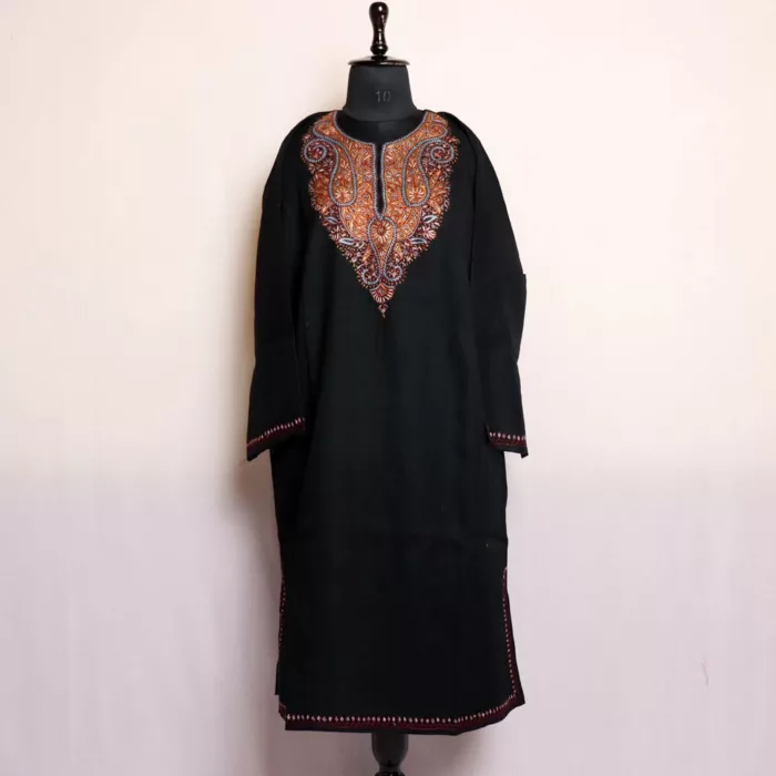 Black Naldar Kashmiri Pheran in Pure Wool with Sozni Handwork - Image 2