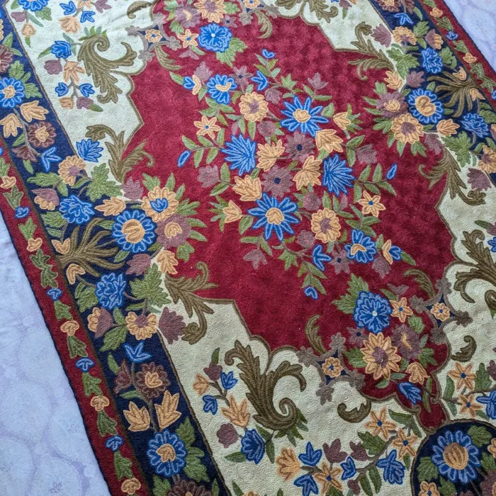 Kashmiri Premium Wool Embroidered Chain Stitch Rug- (6*4 ft) - Image 2