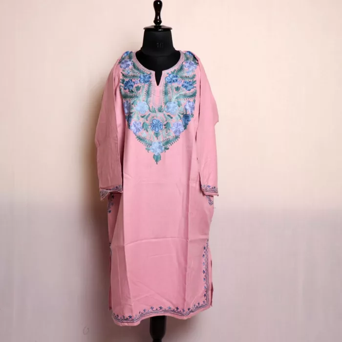 Saba Pink Kashmiri Pheran with Aari Embroidery – Stylish & Warm Winter Wear (W48) - Image 2