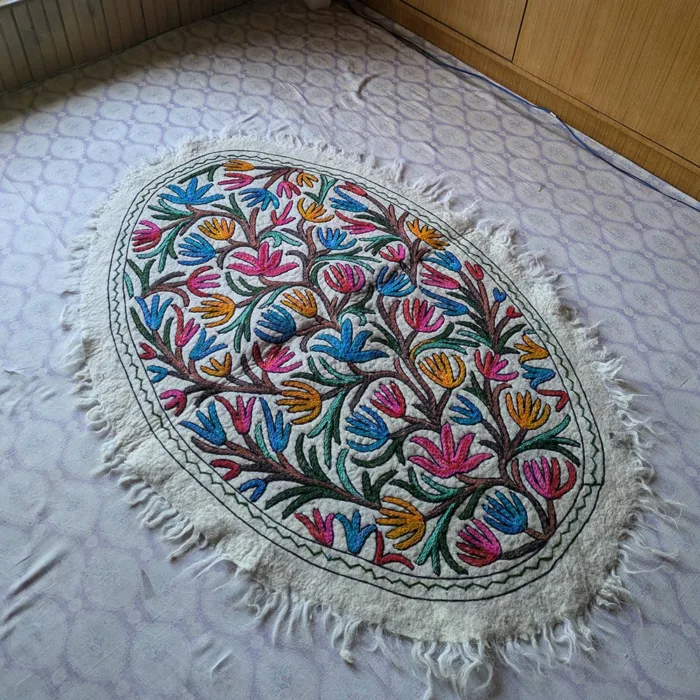 oval floral rug