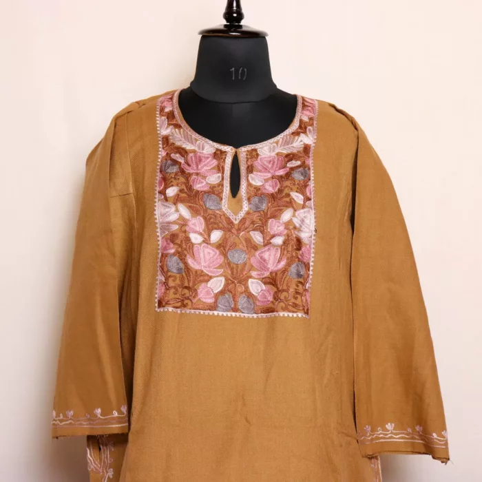 Beige Kashmiri Cashmilon Khatoon Pheran with Elegent Aari Embroidered - Image 2