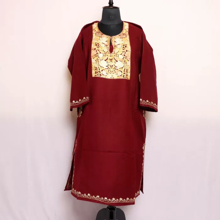 Kashmiri Cashmilon Khatoon Laal-Rang Pheran with Elegent Aari Embroidered