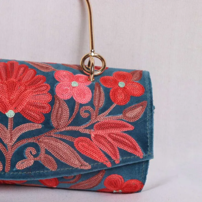 Kashmiri embroidery clutch with handle 08