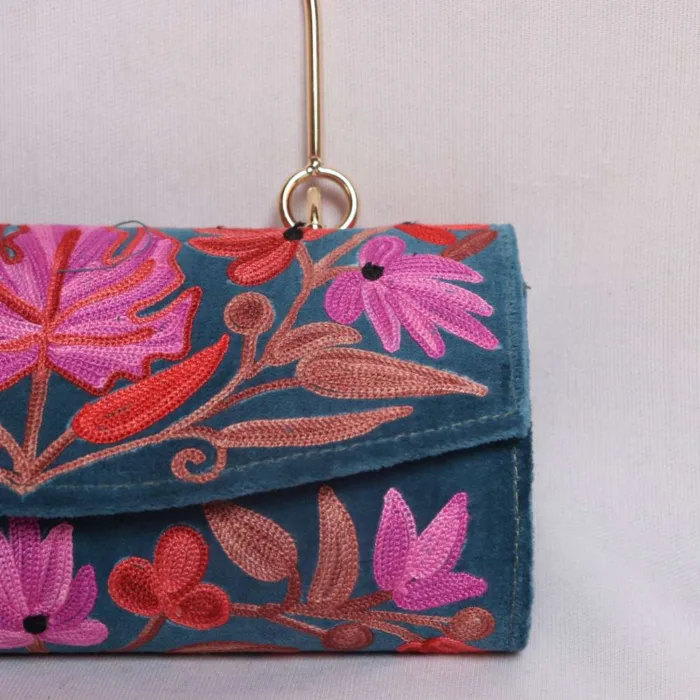 Kashmiri embroidery clutch with handle 14