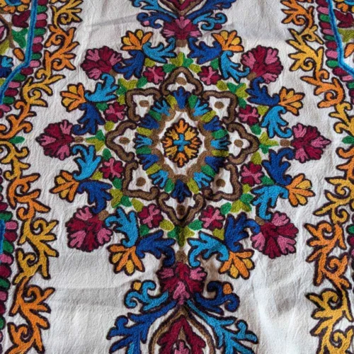 Kashmiri carpet rug from chain stitch 03