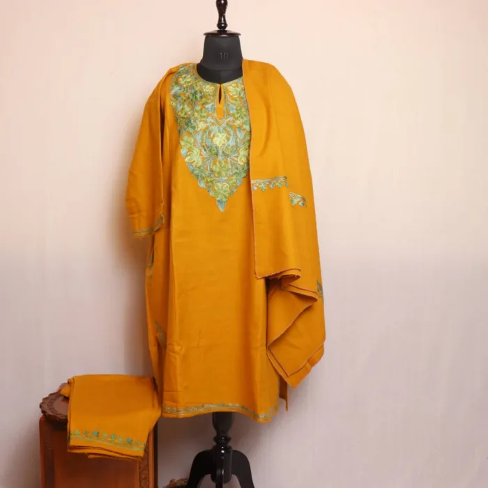 Woolen pheran kurta set 3pc 04