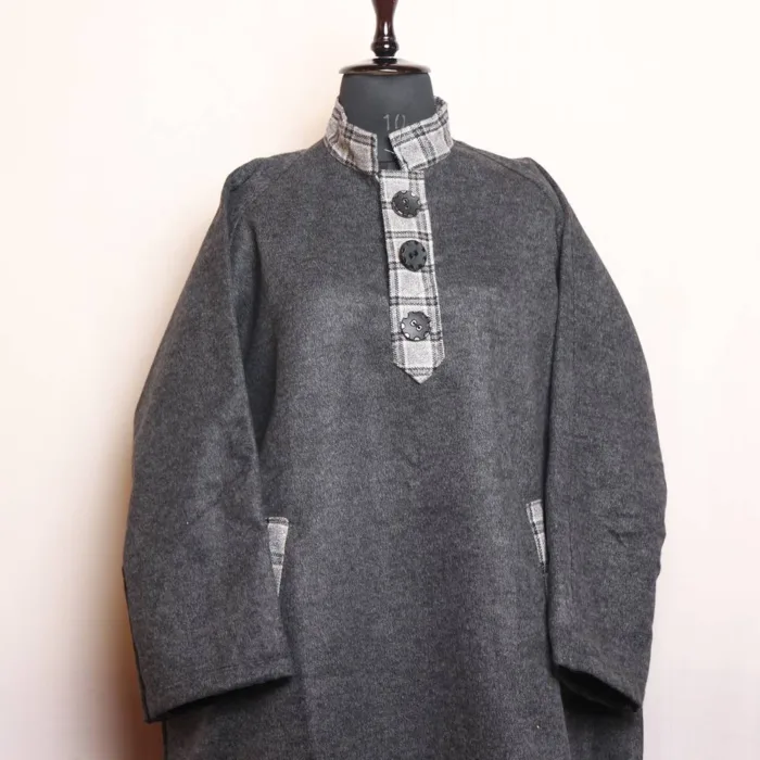 Elegant Dark Grey Tweed Front Pocket Men Pheran for Winter (L:47 , C: 57) - Munawar Collection - Image 2