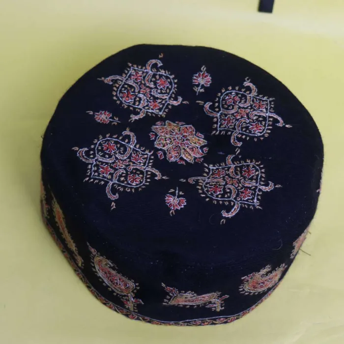 Traditional Black Hilal Shahi  Pashmina Cap with Exquisite Hand Sozni Embroidery - Image 3