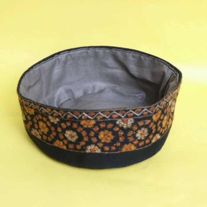 Gul-e-Rana Black Pashmina Cap with Delicate Hand Sozni Embroidery - Image 3