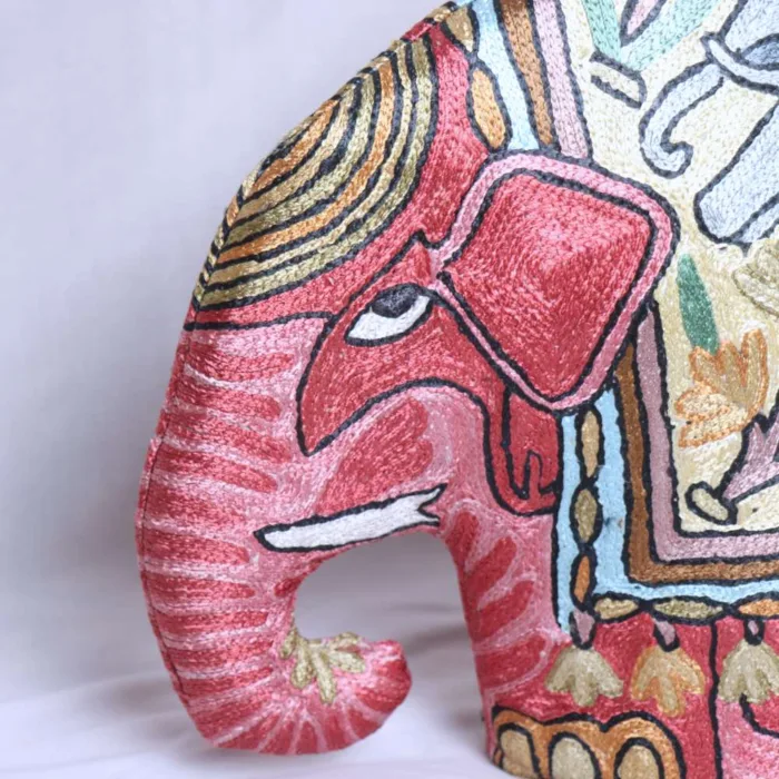 Elegant Elephant Design Chain Stitch Tea Cozy with Silk Thread - Image 4