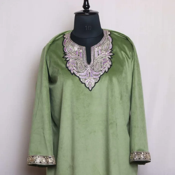 Green Velvet Tilla Kurti Top with Intricate Embroidery - Rubeen Collection - Image 2