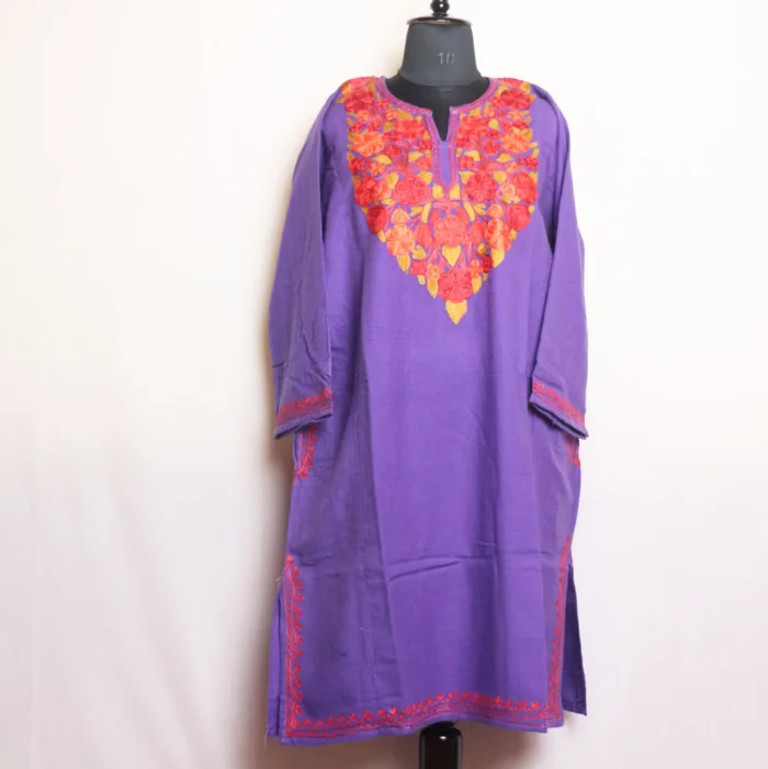 Light Purple Cashmilon Pheran with Elegent Aari Work - Aalamzeba Collection - Image 2