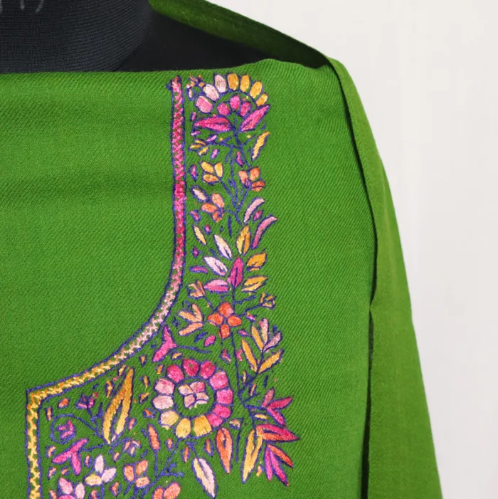 Sabzar Green 3pc Woolen Suit with Paper Machie Handwork and Hand Sozni Embroidery – Bareen Collection - Image 3