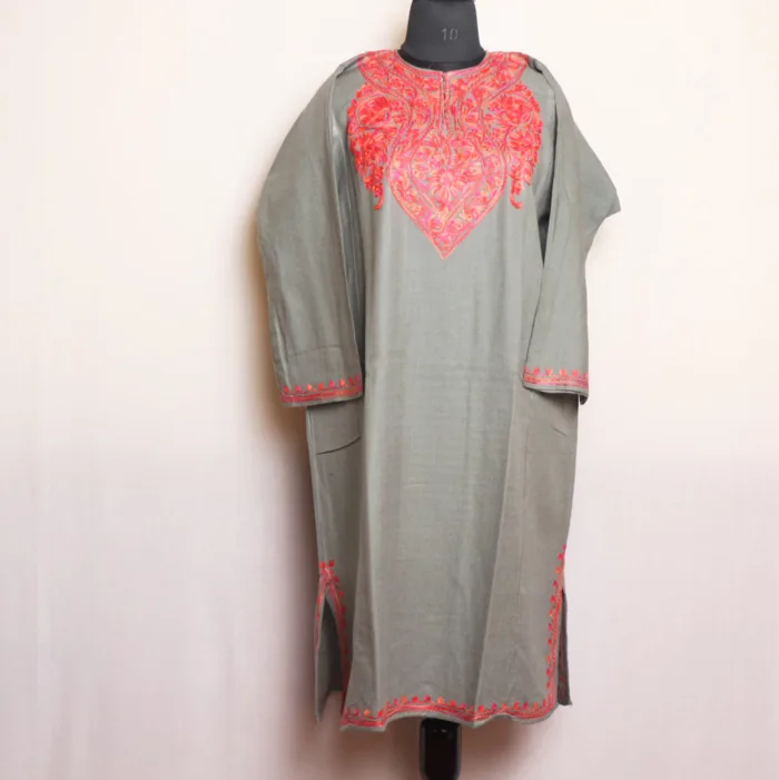 Beige Cashmilon Pheran with Detailed Aari Embroidery | Zikar-E-Jazbaat - Image 3