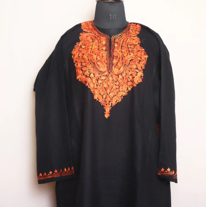 Black Elegant Kashmiri Cashmilon Pheran with Aari Design | Zikar-E-Jazbaat Collection