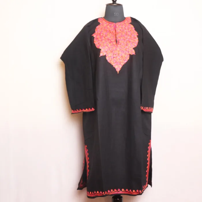 Sophisticated Black Aari Embroidered Cashmilon Pheran | Zikar-E-Jazbaat Collection - Image 2