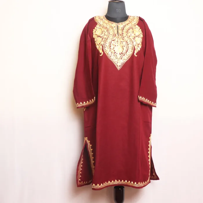 Stunning Maroon Aari Embroidered Cashmilon Pheran | Zikar-E-Jazbaat - Image 2