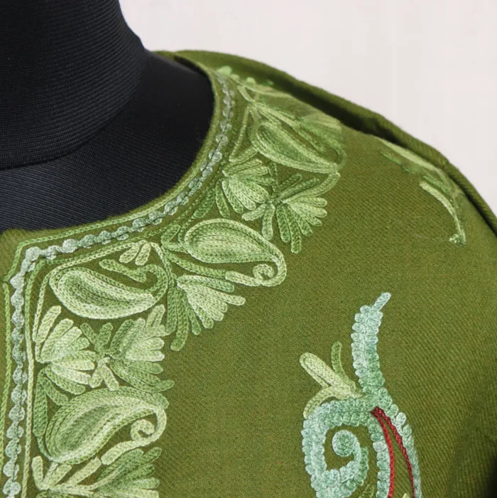 Green Paisley Bhootis Pheran with Aari Embroidery - Gulsitan Collection - Image 3