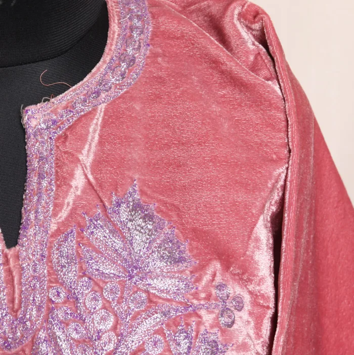 Pink Velvet Pheran Adorned with Beautiful Tilla Detailing - Kausar Collection - Image 3