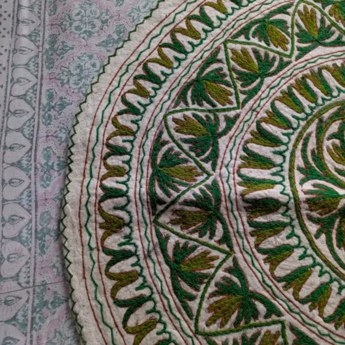 Beautiful Round Wool Namda Adorned with Green Dual Colored Aari Embroidery (5 ft) - Image 3