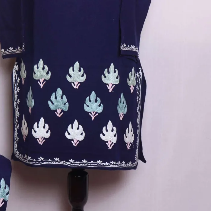 Indigo Border Boothidar Cashmilon Woolen Kurta Set with Aari Embroidery - Saidakadal Collection - Image 3