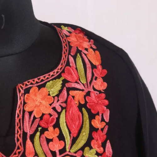 Kashmiri cashmilon pheran with aari embroidery 13