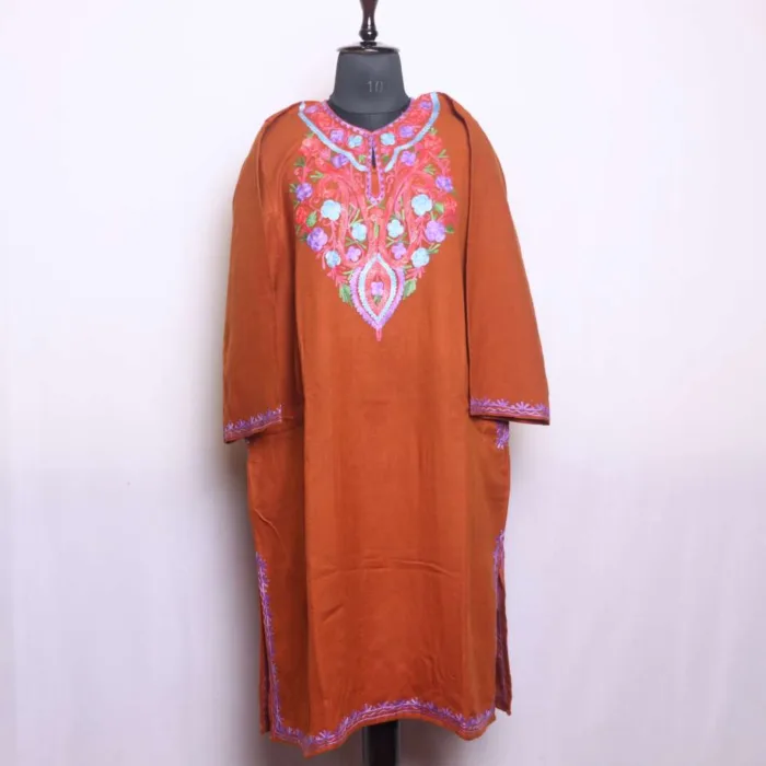 Stylish Brown Kashmiri Pheran with Aari Embroidery on Cashmilon - Dal Lake Collection - Image 2