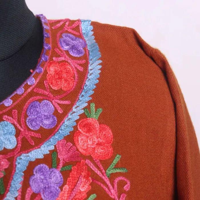 Stylish Brown Kashmiri Pheran with Aari Embroidery on Cashmilon - Dal Lake Collection - Image 3