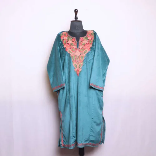 Kashmiri velvet pheran with aari embroidery11