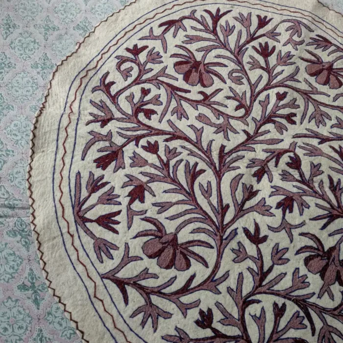 Artistic Wool Namda in Circular Shape with Maroon Dual Shade Aari Embroidery (5 ft) - Image 2